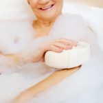 Ein Bad in dem man “alt” werden kann, ist wohl der Traum eines jeden von uns. Bildquelle: shutterstock.com