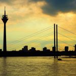 Ein schöner Blick am Abend auf die Skyline von Düsseldorf. Bildquelle: Pixabay.de