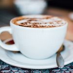 In einem der unzähligen Kaffeehäuser bietet sich an eine kleine Pause zu machen. Bildquelle: Pixabay.de