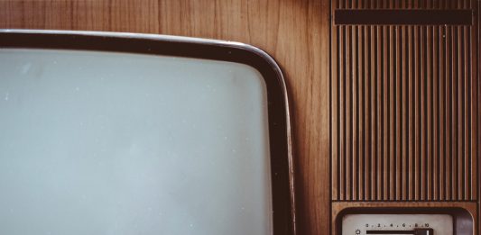 Die guten alten Zeiten der drei Programme sind vorbei. Inzwischen können wir sogar über die Mediathek jederzeit nahezu alle Filme abrufen. Bildquelle: © Pawel Kadysz / Unsplash.com