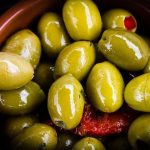 Typisch in einem griechischen Salat und damit natürlich auch auf einer griechischen Pizza – Oliven. Bildquelle: Picabay.de