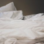 Die richtige Bettdecke ist unter anderem das Geheimnis für einen tiefen und entspannten Schlaf. Bildquelle: Pixabay.de