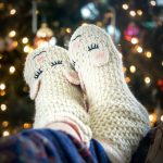 Warme Füße und damit ein angenehmes Wohlbefinden bekommt man besonders gut mit einem guten Paar Wollsocken. Bildquelle: © Rosie Kerr / Unsplash.com