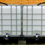 IBC-Conatiner sind die optimale Lösung zum Sammeln von Regenwasser im eigenen Garten. Bildquelle: © rekubik.de