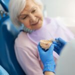 Im Bereich der Zahnheilkunde hat sich in den letzten Jahrzehnten soviel getan, dass vor allem die Generation 59plus enorm davon profitiert. Bildquelle: © Getty Images / Unsplash.com