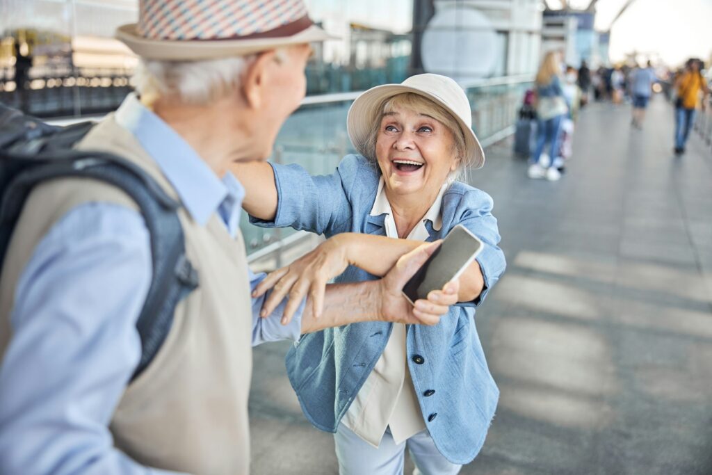 Mit Geduld und guter Planung sind Bus, Bahn und Fleugzeug sicherlich gute Alternativen zum Auto. Bildquelle: © Getty Images / Unsplash.com