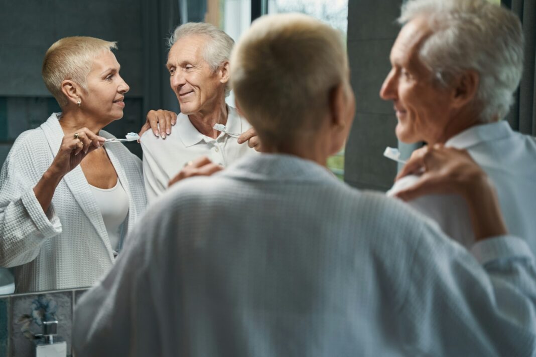 Von Haus auf Wohnung oder sogar direkt in eine betreute Wohnsituation? Wie finde ich die richtige Immobilie für meinen Lebensabend? Bildquelle: © Getty Images / Unsplash.com